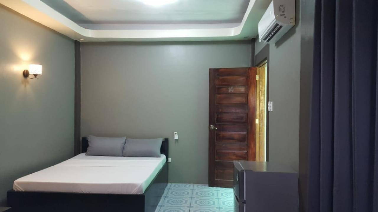 Panci'S Guesthouse Puerto Galera Exteriör bild